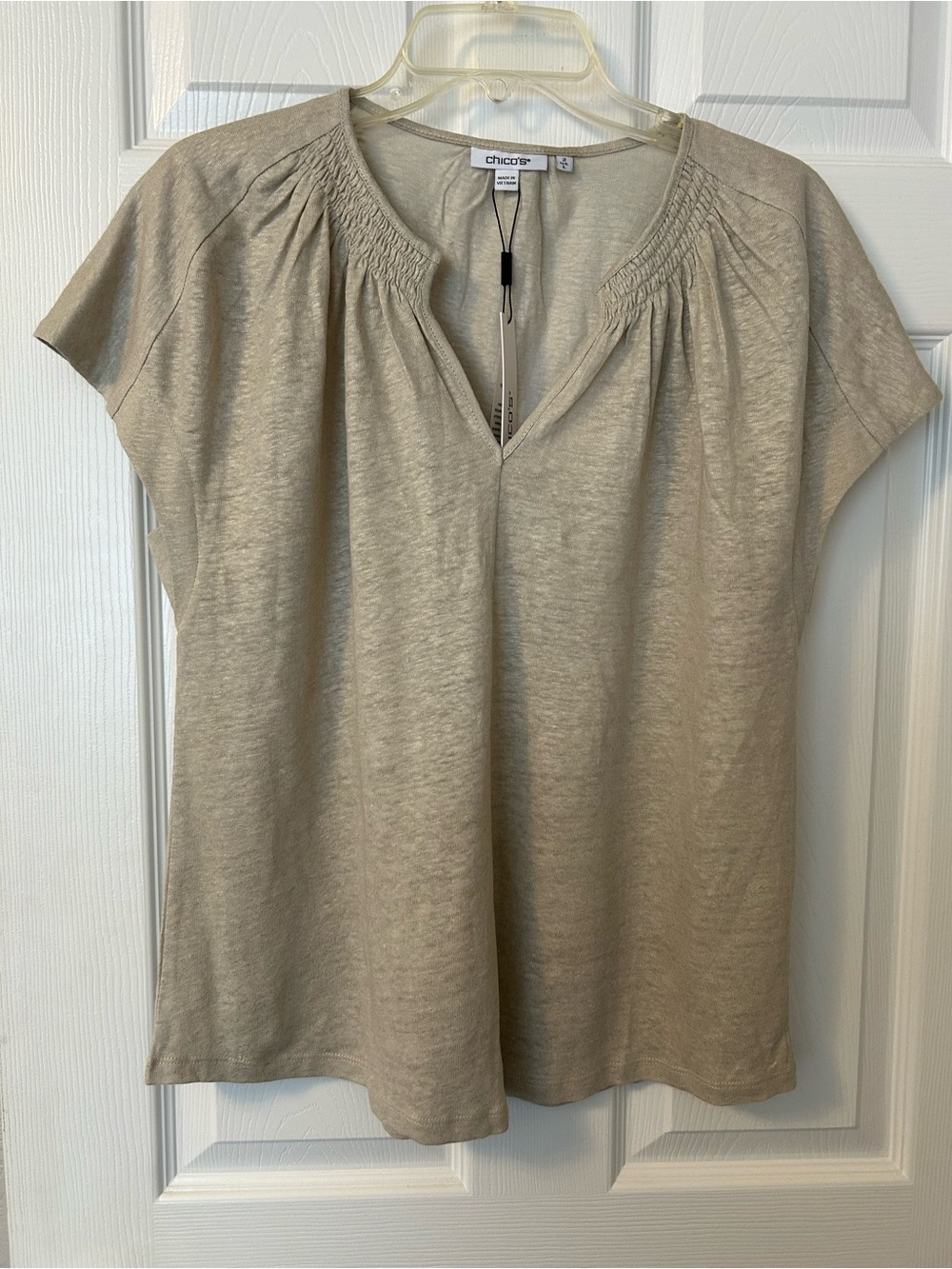 Chicos Smocked Neckline/Short Sleeve | Size 2 (LG) Beige Split-Neck Short Sleeve